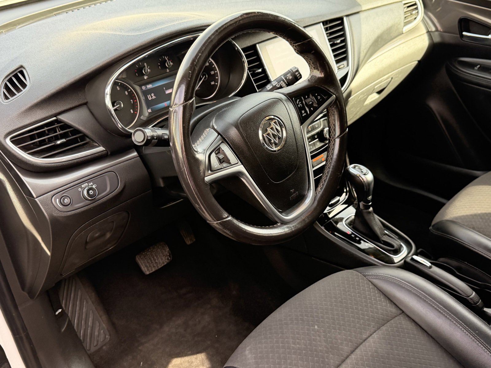 Used 2020 Buick Encore Preferred FWD image 14