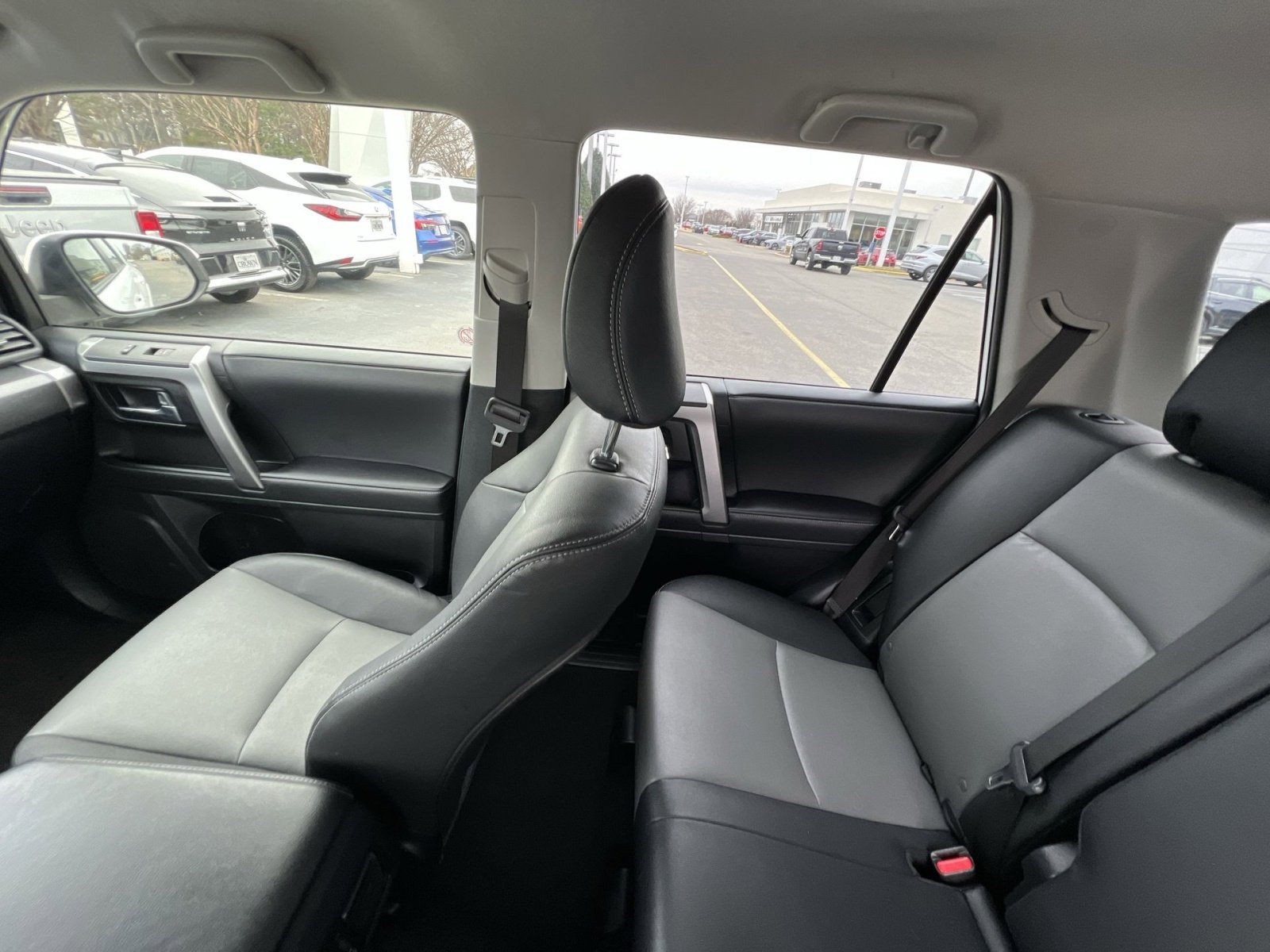 Used 2024 Toyota 4Runner SR5 Premium image 3