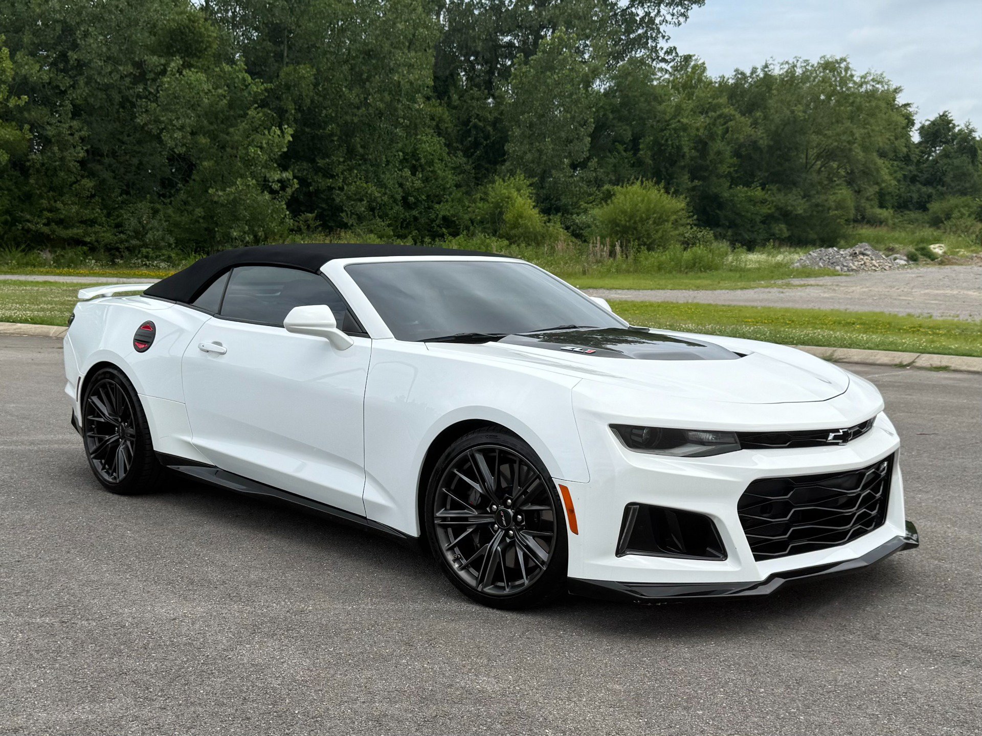 Used 2020 Chevrolet Camaro ZL1 RWD image 9