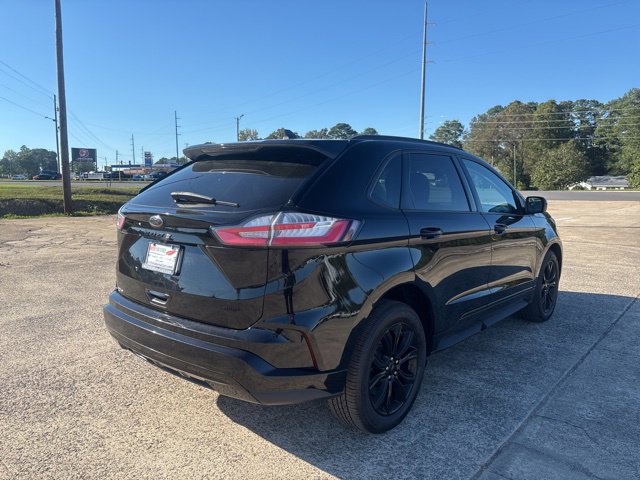 Used 2022 Ford Edge SE w/ Black Appearance Package image 8