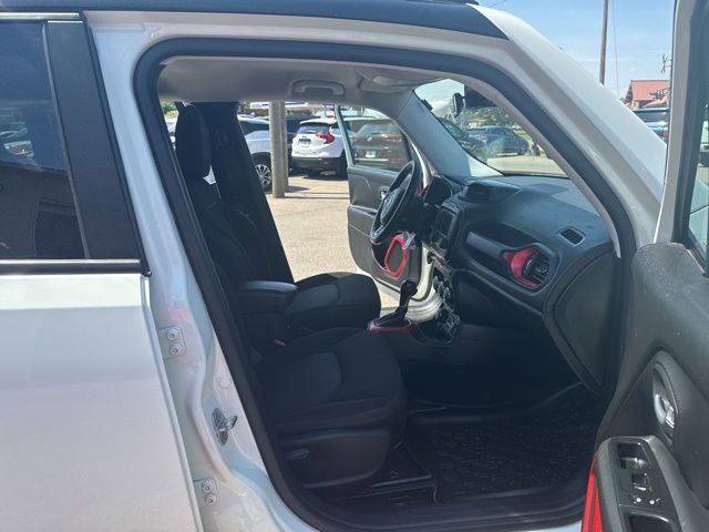 Used 2015 Jeep Renegade Trailhawk AWD/4WD image 13