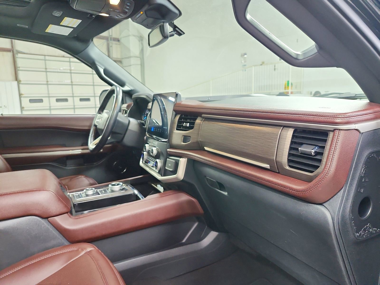 Used 2024 Ford Expedition Max Limited image 40