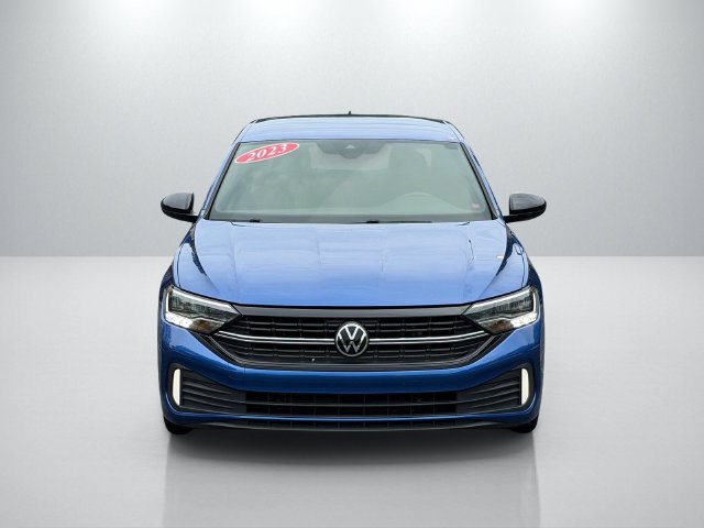 Used 2023 Volkswagen Jetta Sport FWD image 2