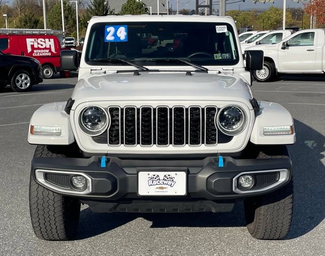 Used 2024 Jeep Wrangler Unlimited Sahara AWD/4WD image 10