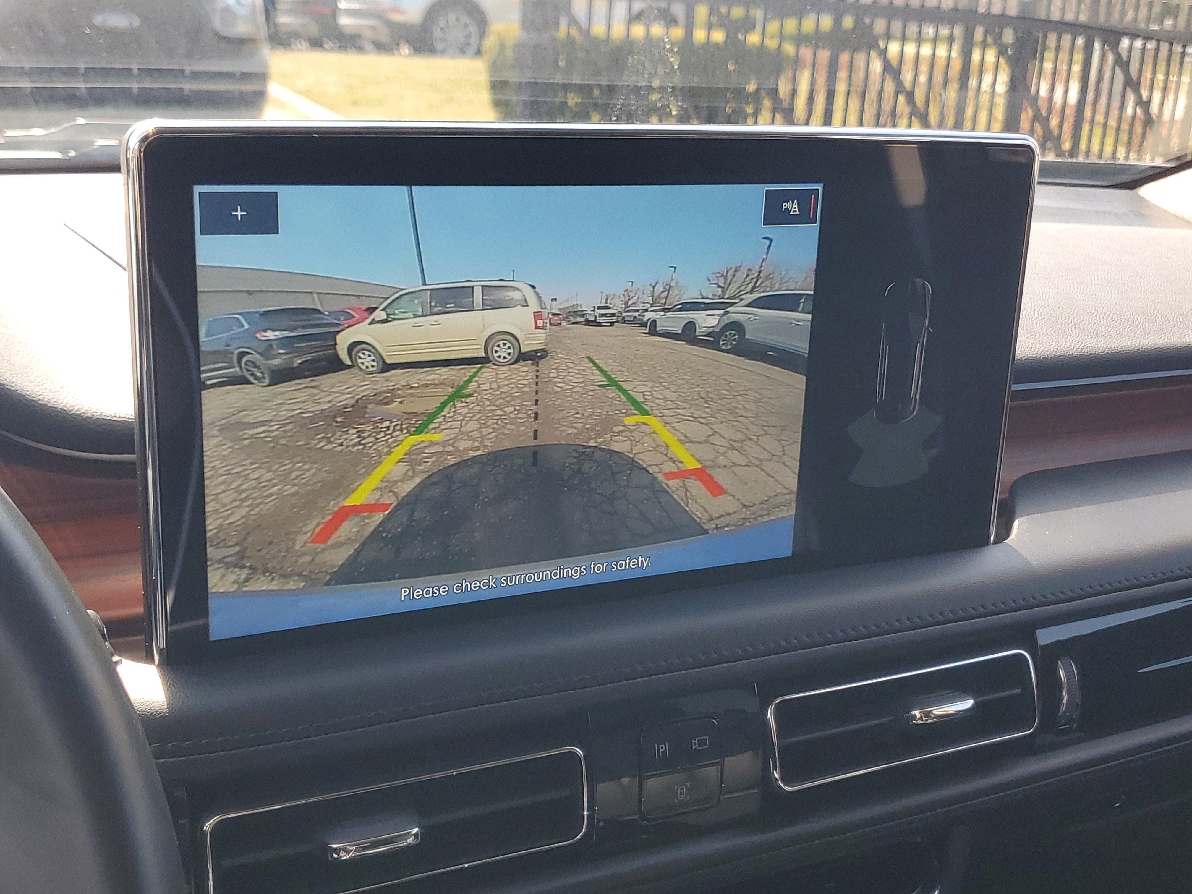 Certified 2023 Lincoln Nautilus Reserve w/ Luxury Package AWD/4WD image 17