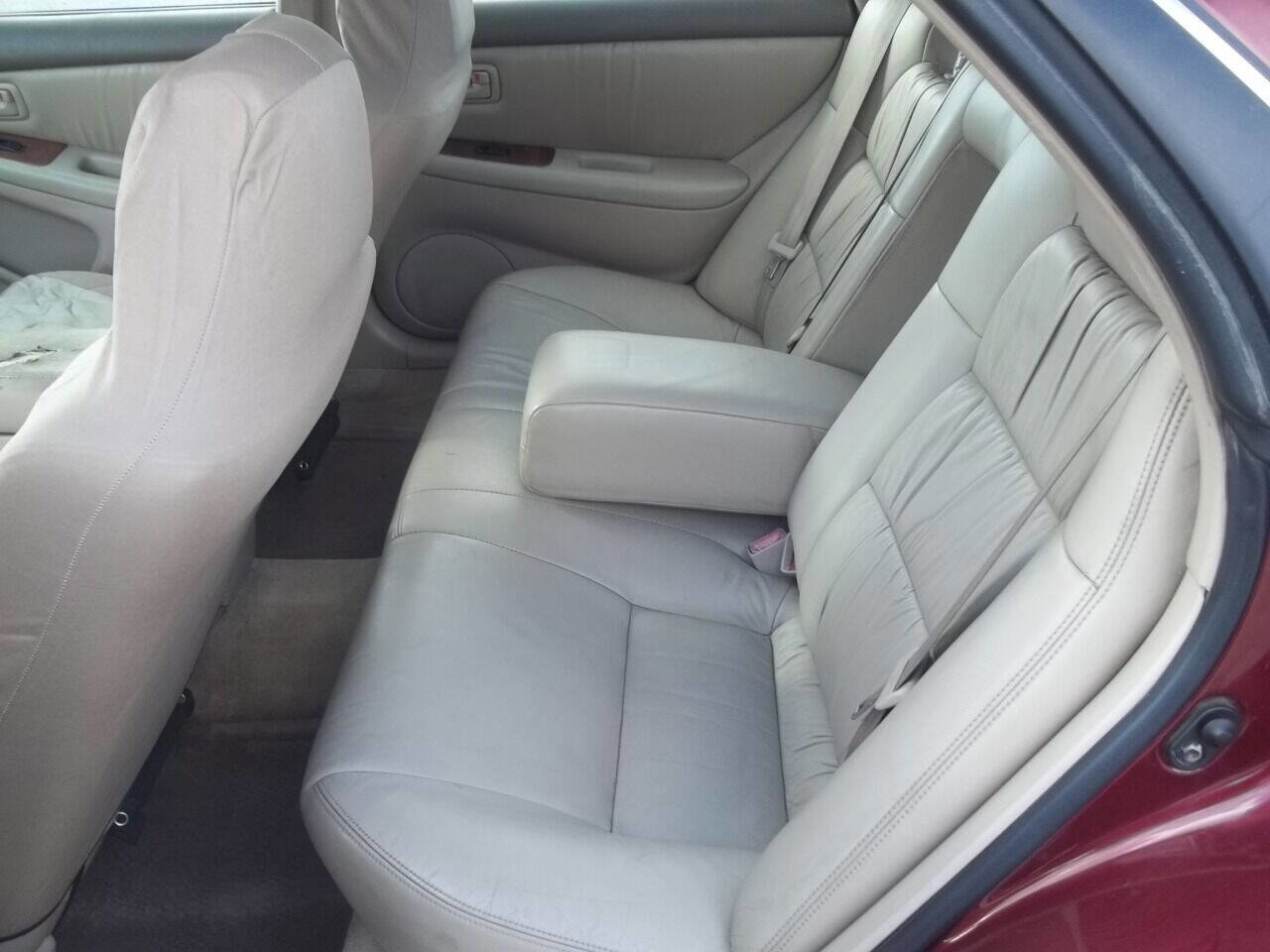 Used 2000 Lexus ES 330 image 9