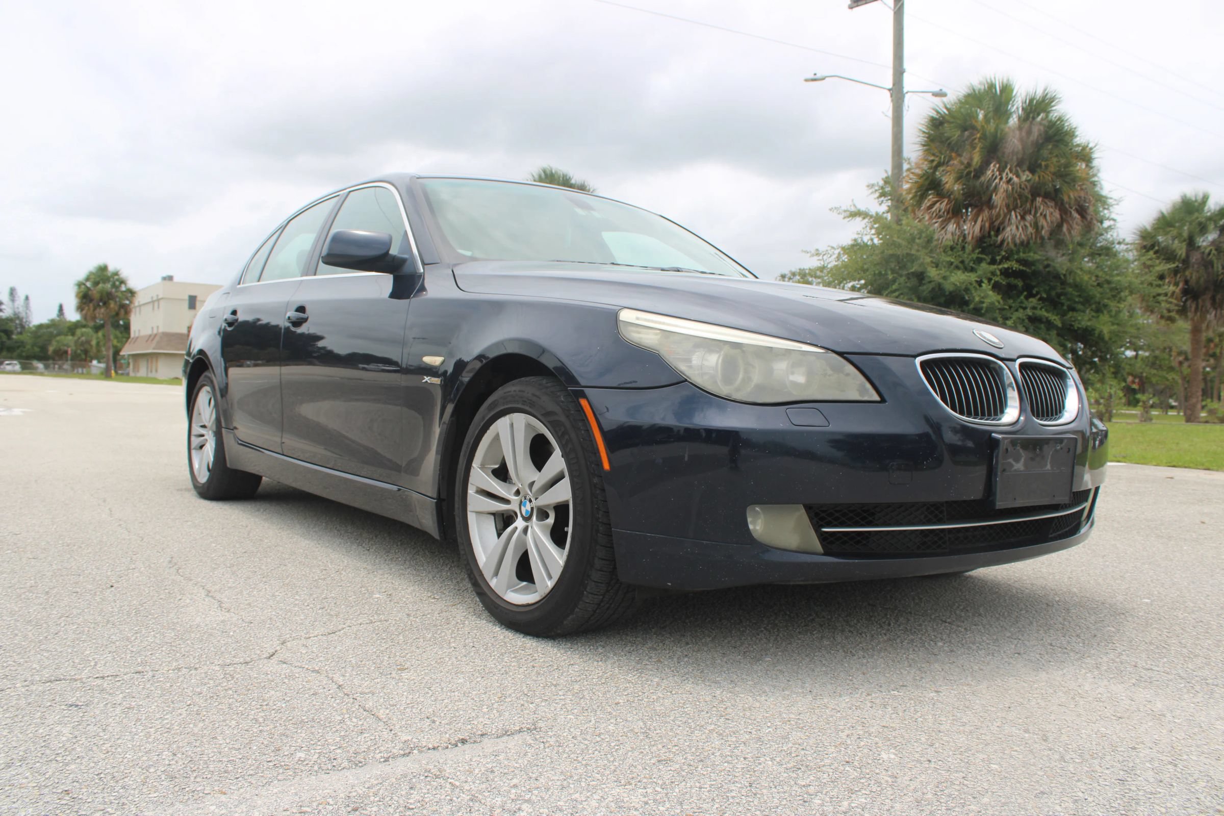 Used 2010 BMW 528i xDrive Sedan AWD/4WD image 25