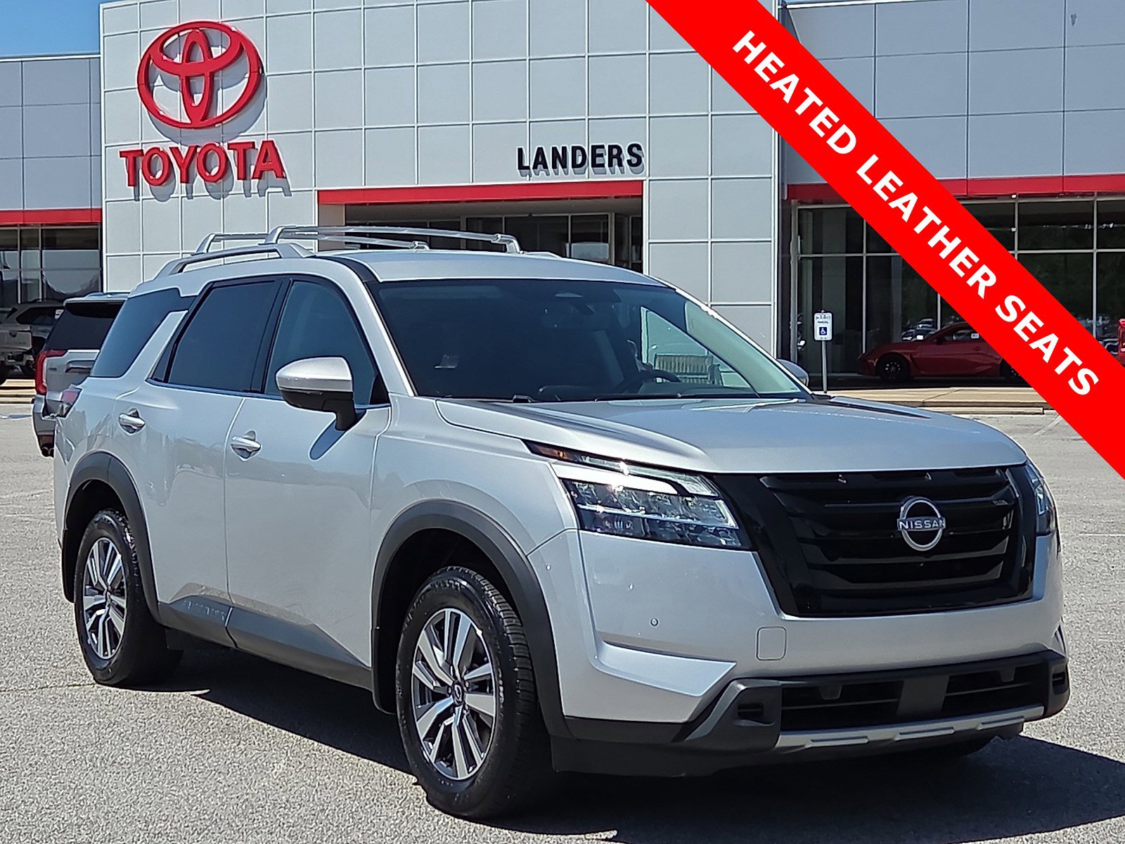 Used 2023 Nissan Pathfinder SL w/ Black Appearance Package AWD/4WD image 1