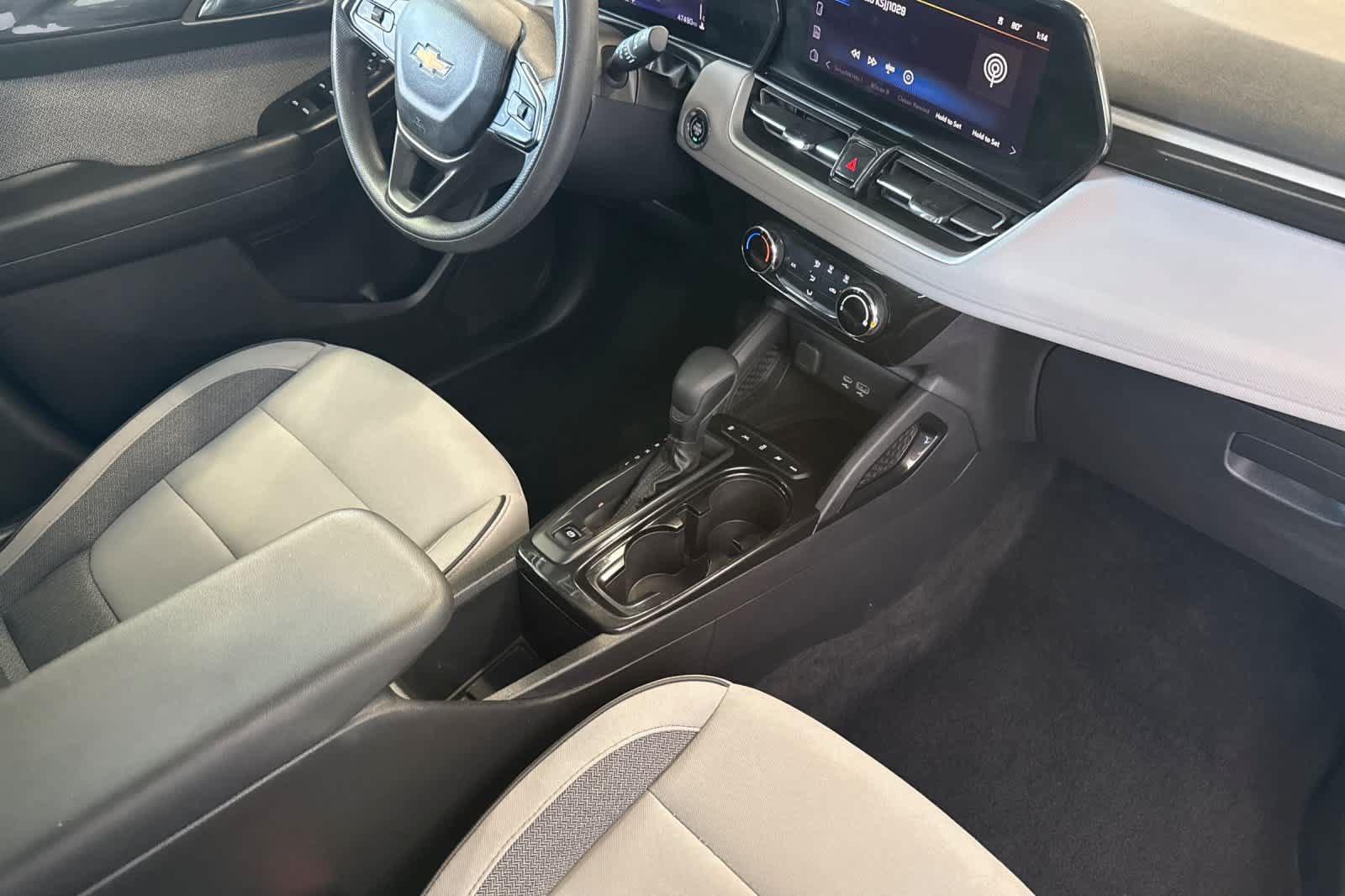 Used 2025 Chevrolet TrailBlazer LT AWD/4WD image 18