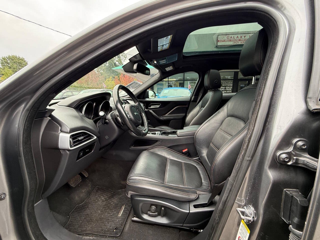 Used 2017 Jaguar F-PACE Prestige AWD/4WD image 17