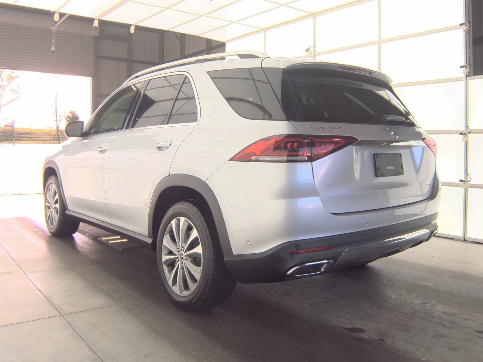 Used 2020 Mercedes-Benz GLE 350 image 4