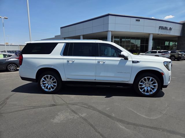 Used 2024 GMC Yukon XL SLT w/ SLT Luxury Package AWD/4WD image 3