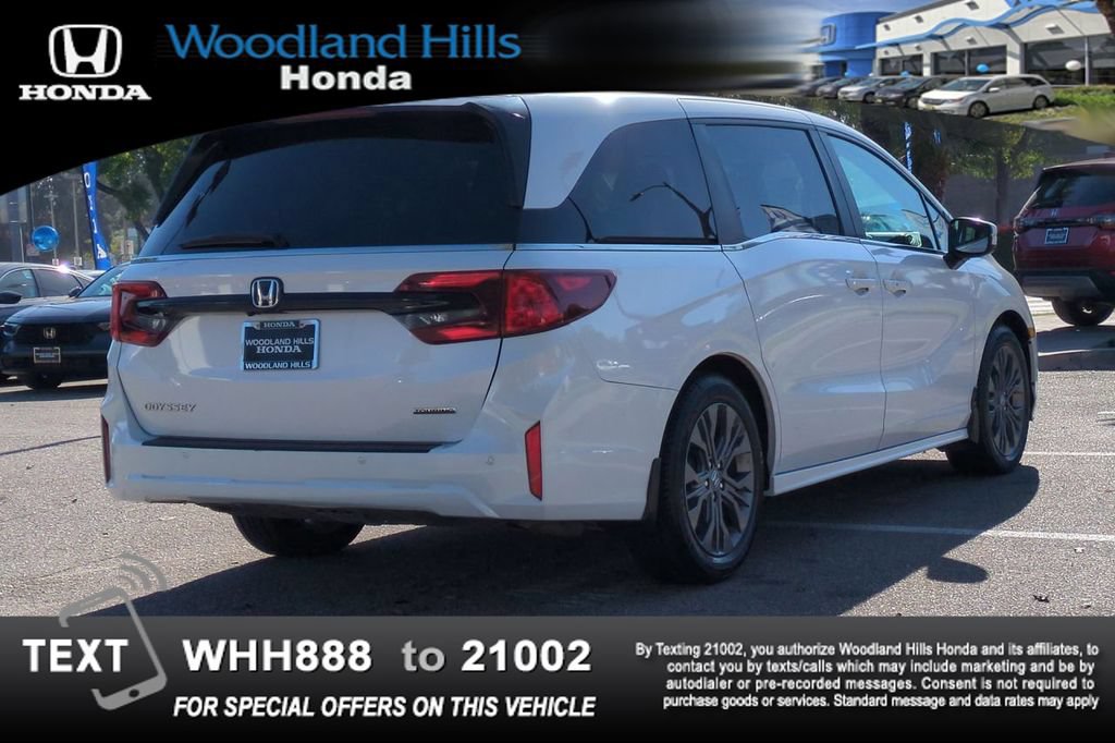 Used 2025 Honda Odyssey Touring image 5