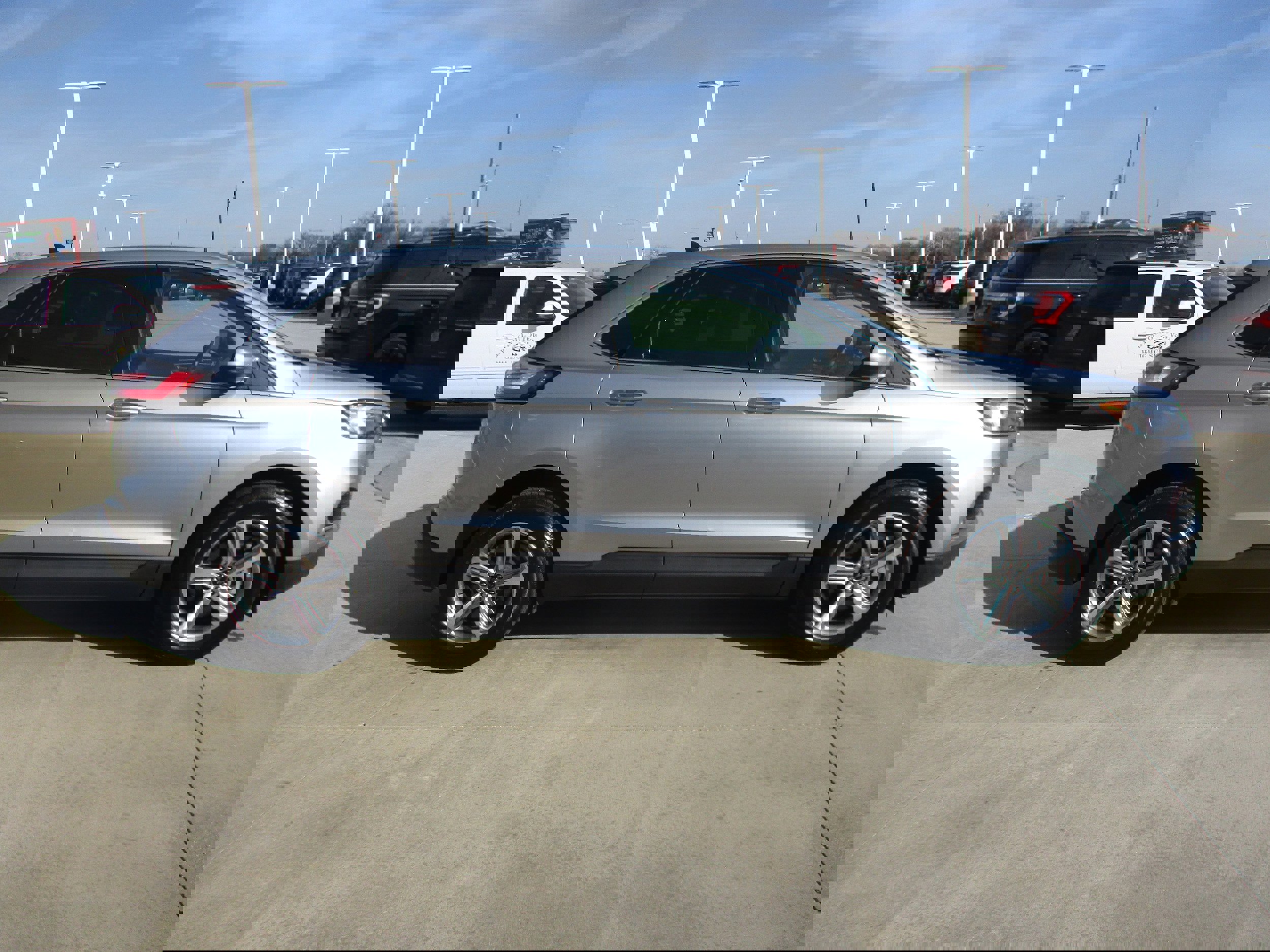 Used 2023 Ford Edge SEL w/ Convenience Package image 8