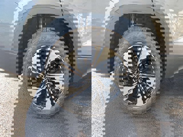 New 2025 Volkswagen Taos SE image 21