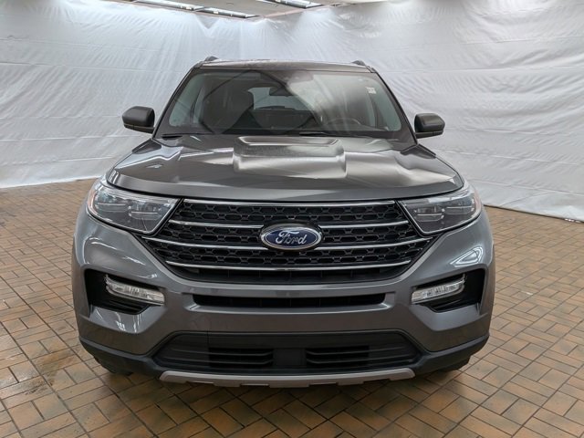 Used 2023 Ford Explorer XLT w/ Equipment Group 202A image 2