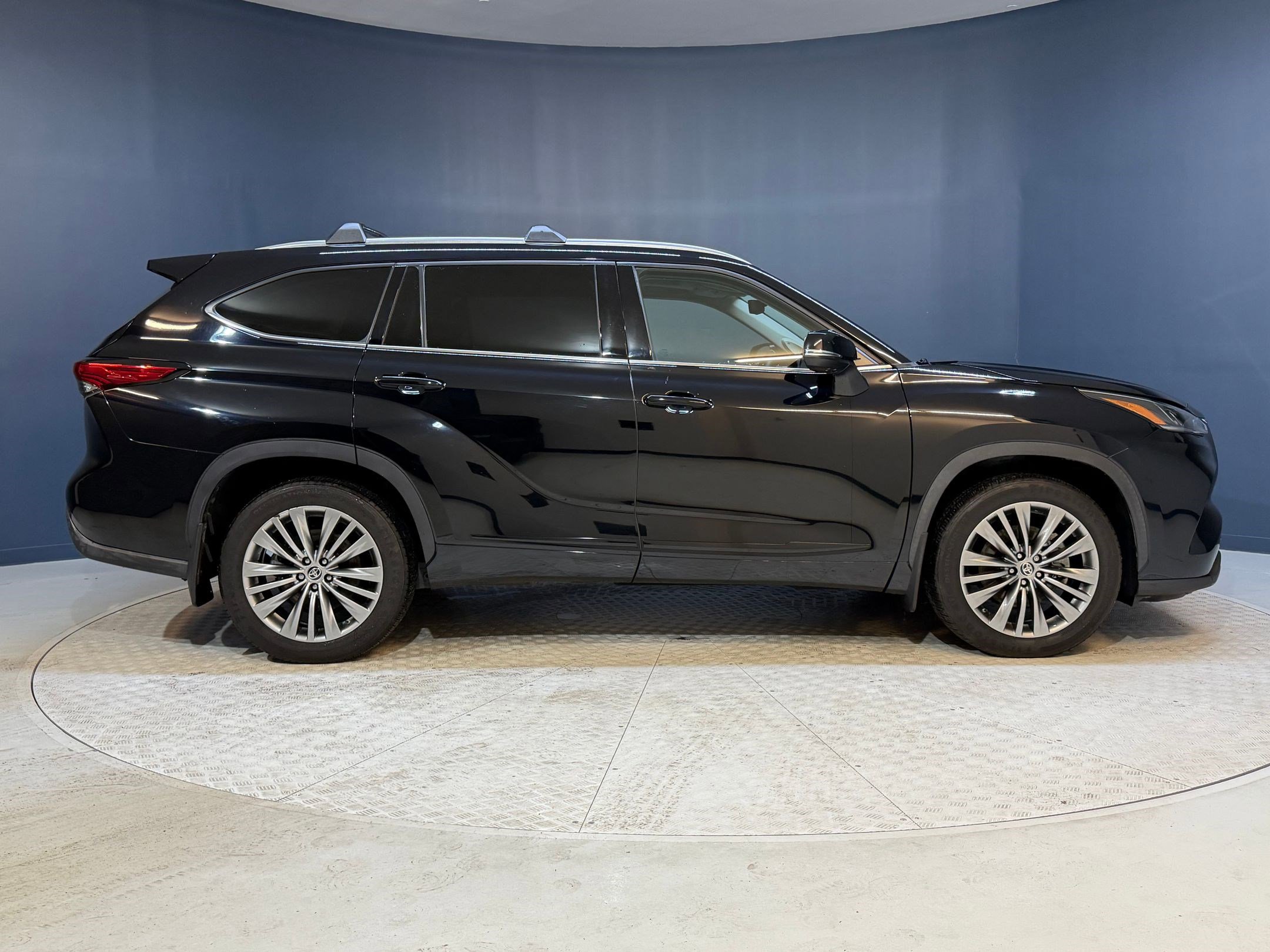 Used 2021 Toyota Highlander Platinum image 8