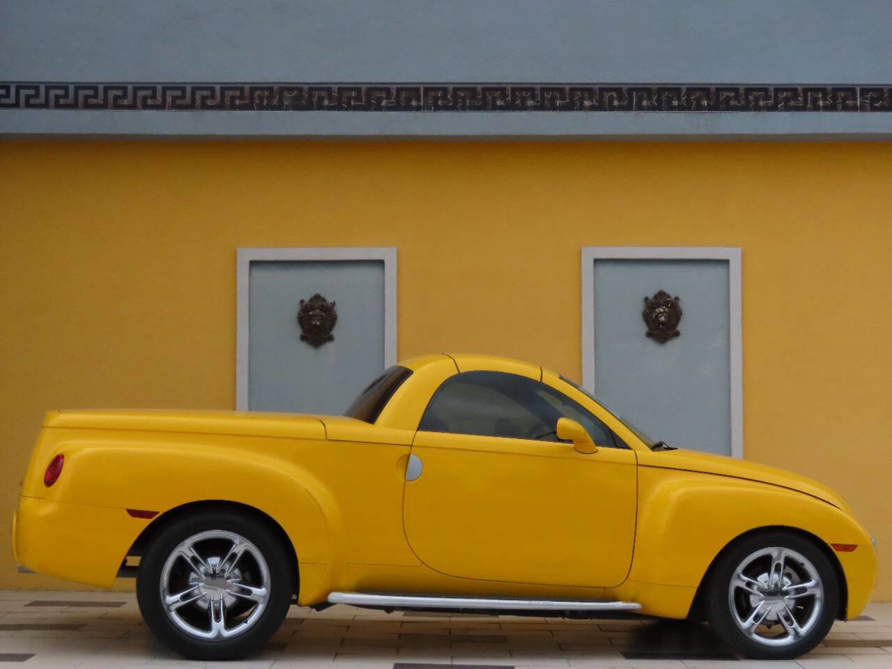 Used 2004 Chevrolet SSR w/ Preferred Equipment Group image 15
