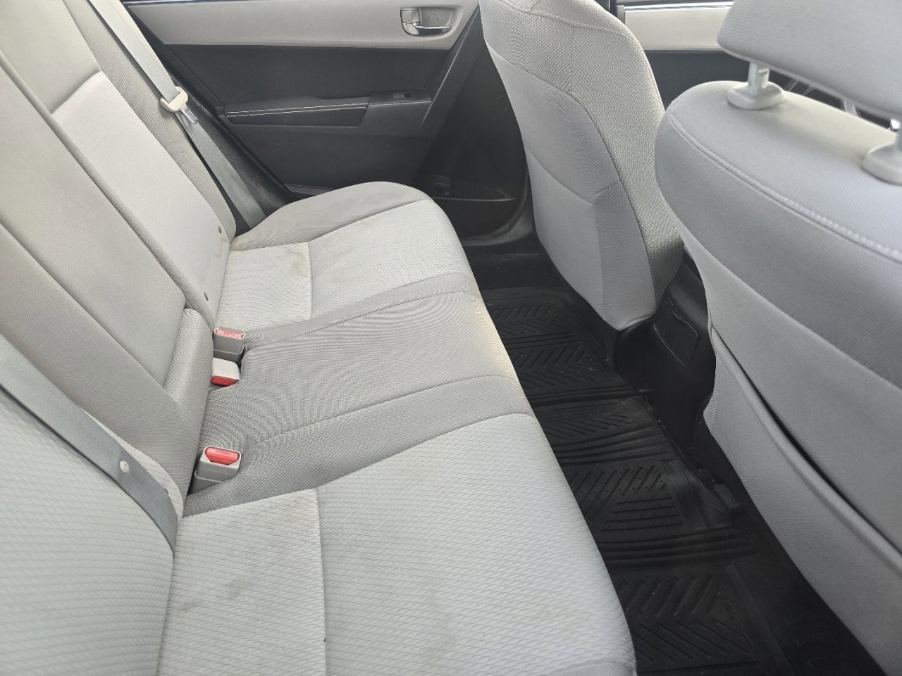 Used 2016 Toyota Corolla LE FWD image 12