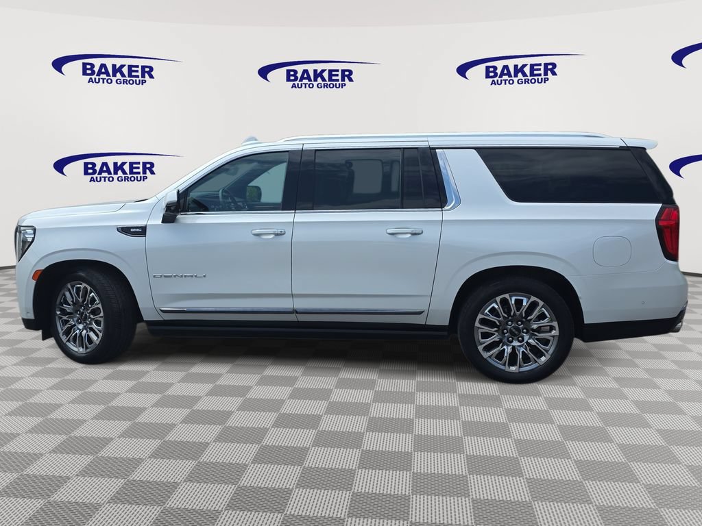 Used 2023 GMC Yukon XL Denali Ultimate AWD/4WD image 8