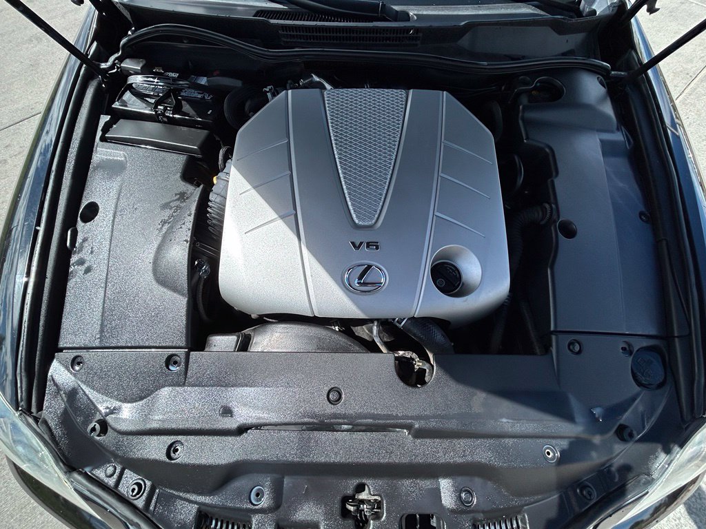 Used 2010 Lexus IS 350C w/ Luxury Pkg RWD image 30