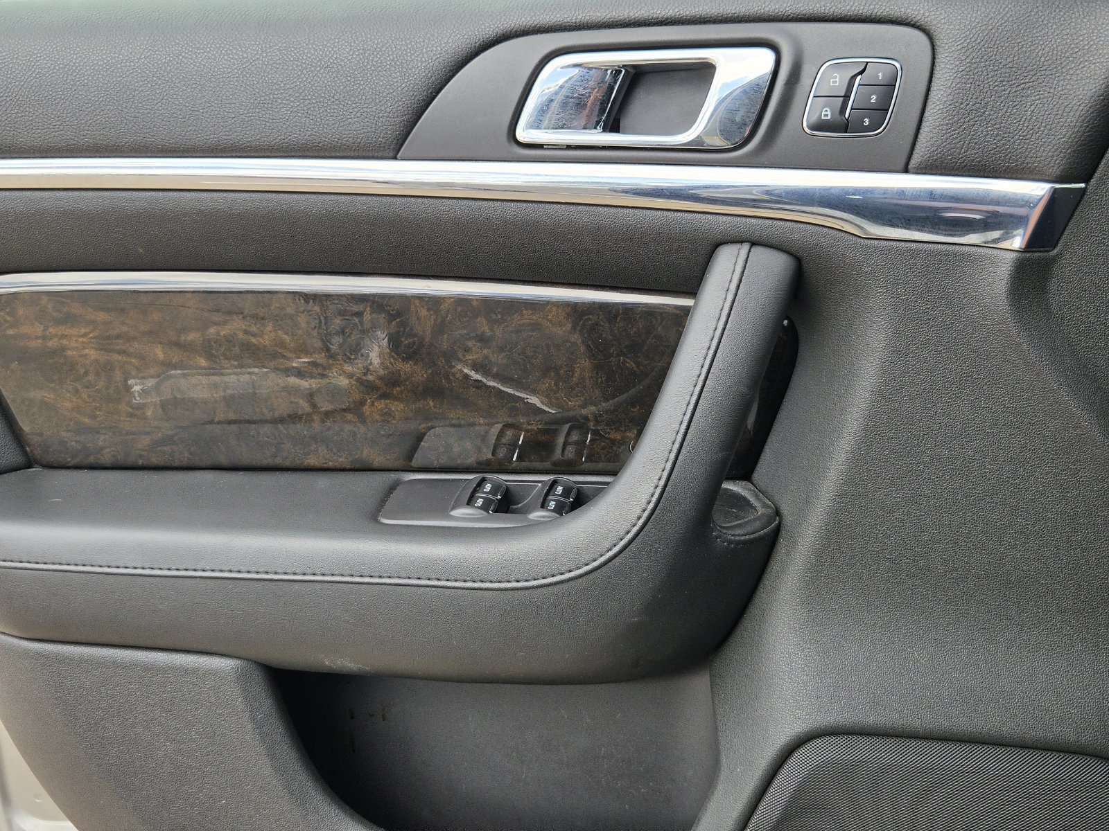 Used 2016 Lincoln MKS w/ Equipment Group 101A FWD image 22