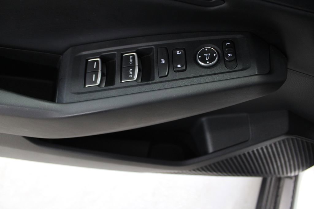 Used 2023 Honda Accord EX image 11