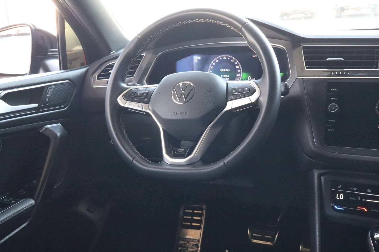 Used 2023 Volkswagen Tiguan SE R-Line FWD image 28