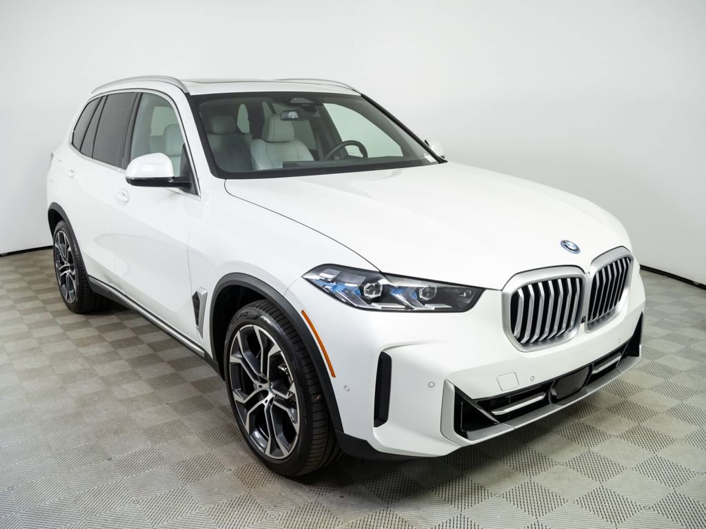 Used 2025 BMW X5 xDrive50e w/ Parking Assistance Package AWD/4WD image 24