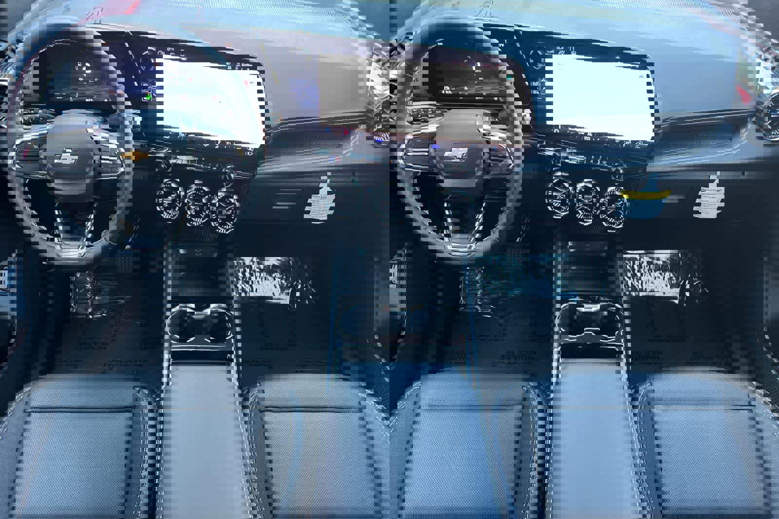 Used 2025 Chevrolet Blazer EV LT image 4