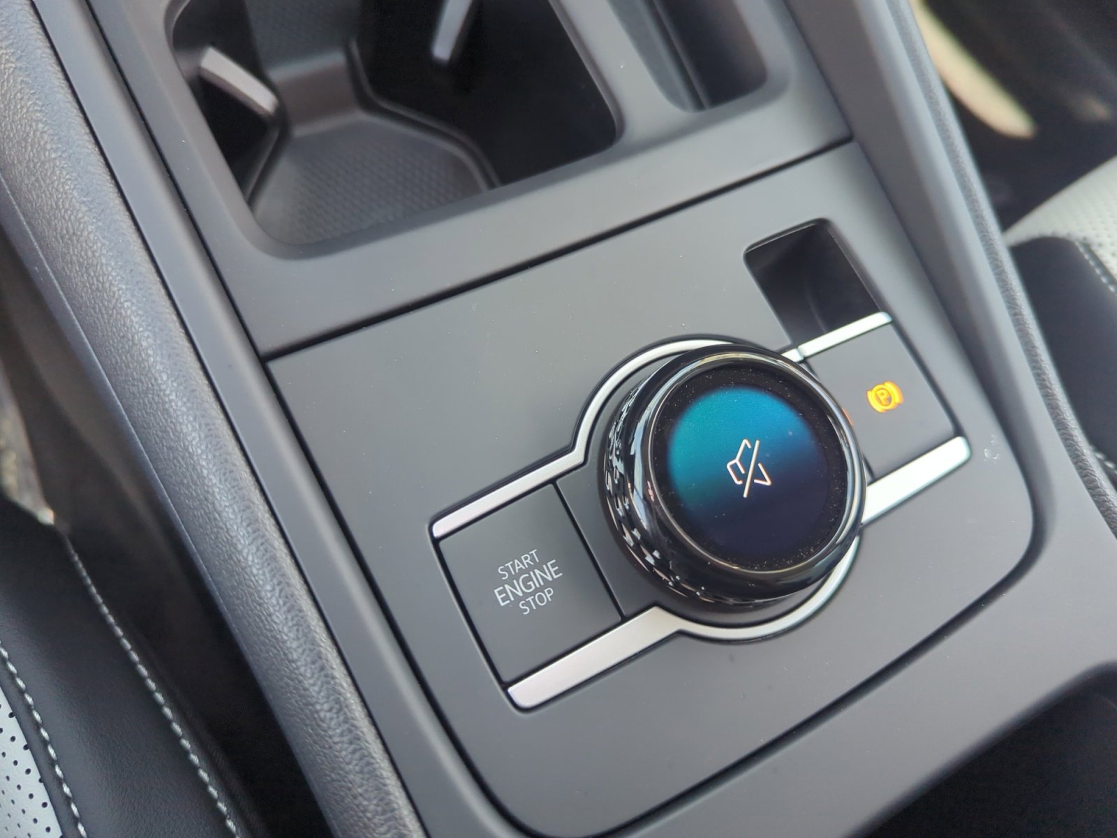 New 2025 Volkswagen Tiguan SE image 28