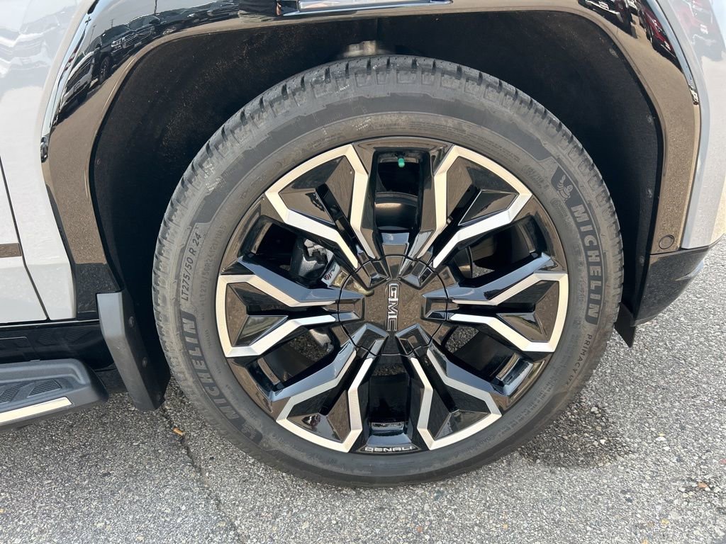 New 2025 GMC Sierra EV Denali image 12