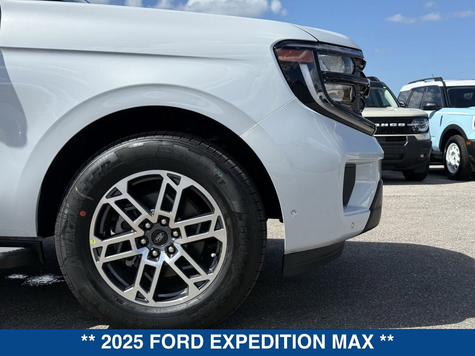 New 2025 Ford Expedition Max Active image 12