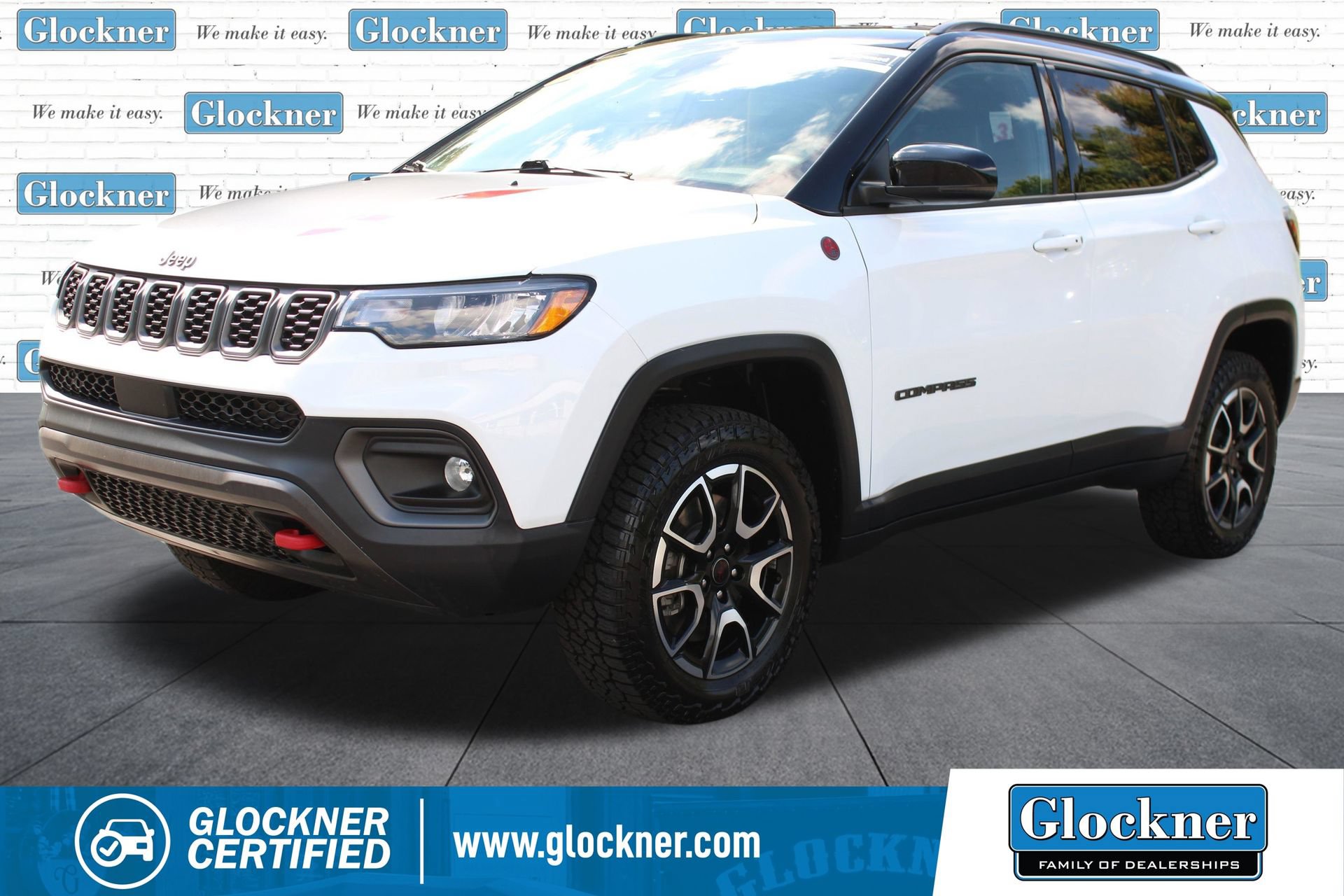 Used 2025 Jeep Compass Trailhawk w/ Trailhawk Convenience Group AWD/4WD image 1