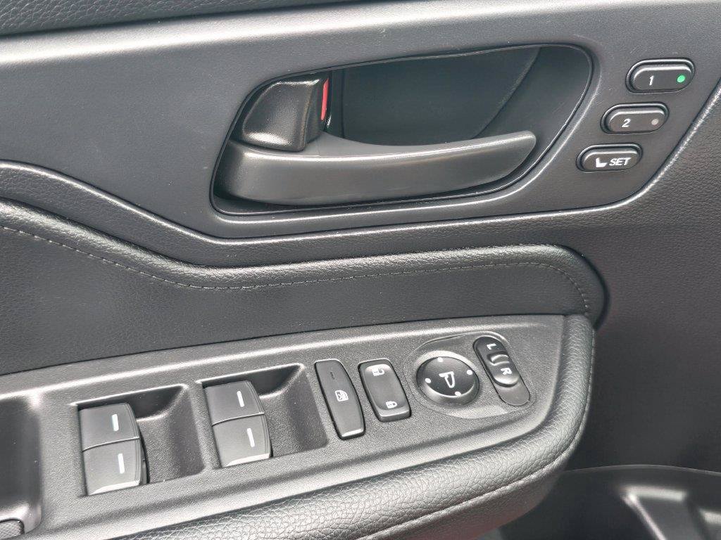 Used 2025 Honda Odyssey Sport-L image 19
