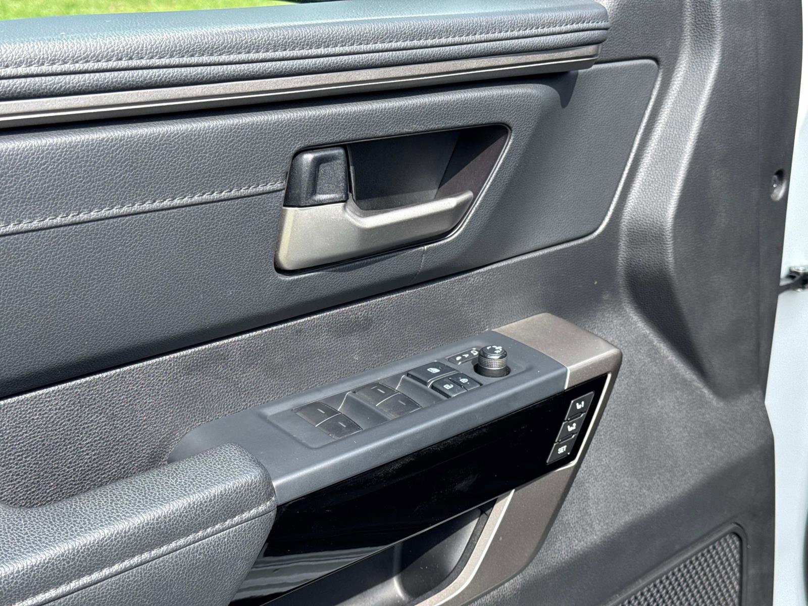 Used 2022 Toyota Tundra Limited AWD/4WD image 19
