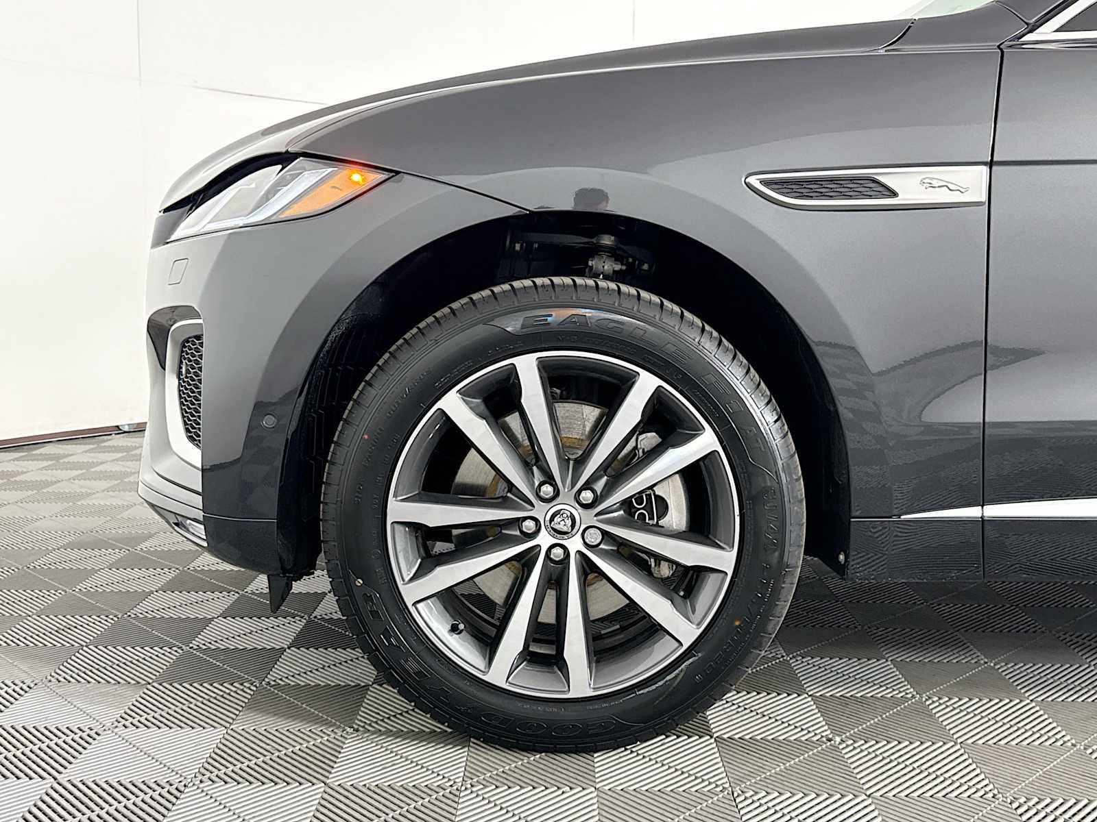 New 2026 Jaguar F-PACE R-Dynamic S image 30