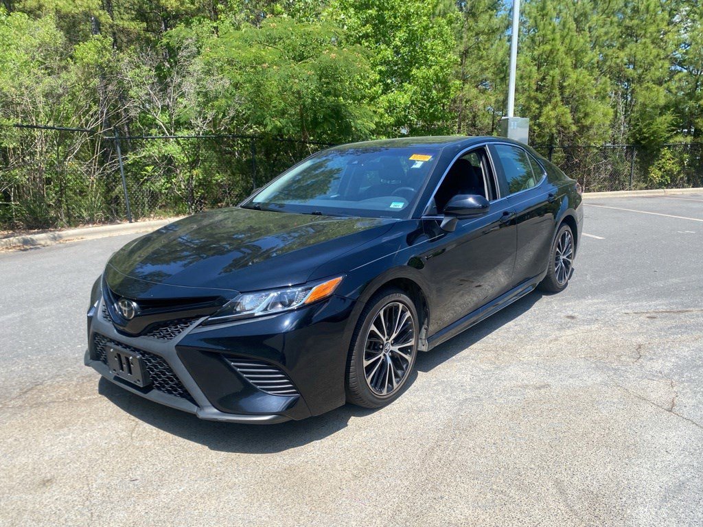 Used 2018 Toyota Camry SE w/ Moonroof Package FWD image 7