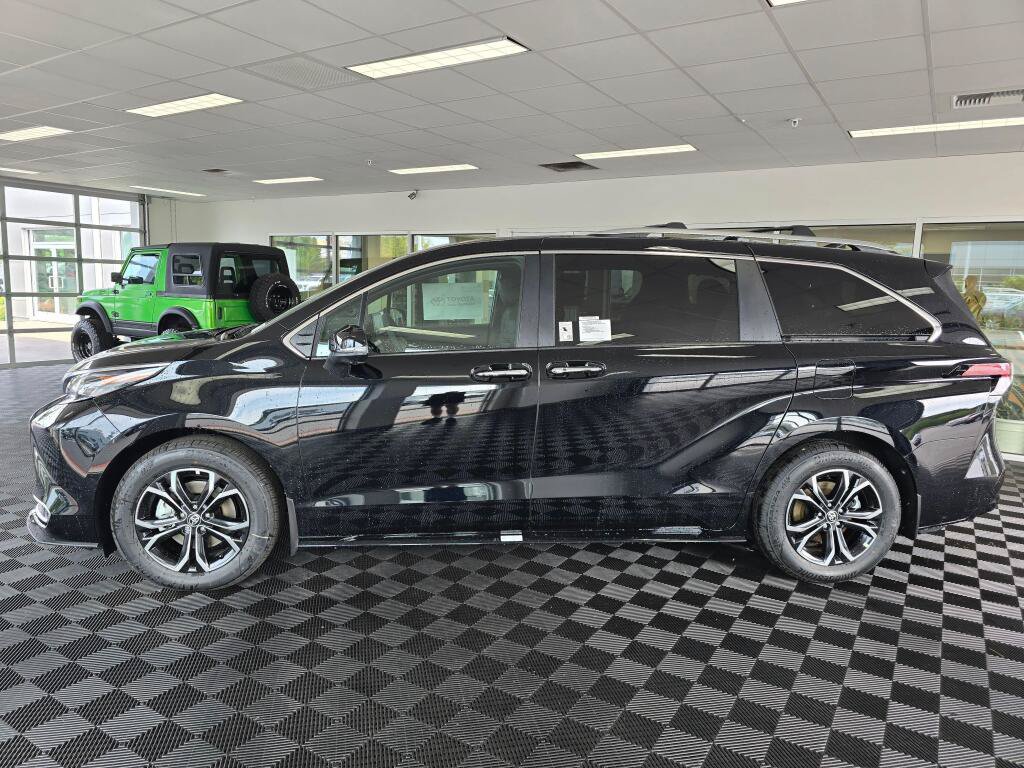 New 2026 Toyota Sienna Platinum AWD/4WD image 6