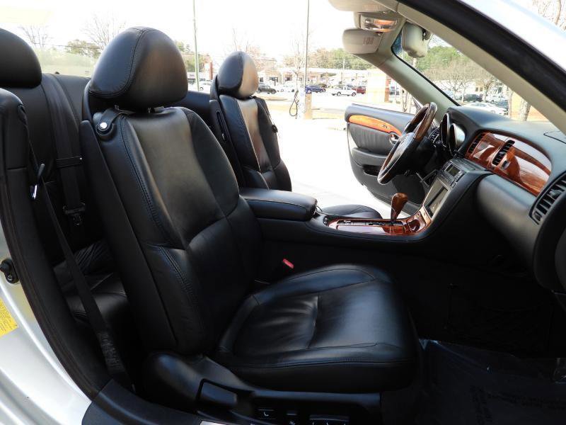 Used 2005 Lexus SC 430 Convertible image 38
