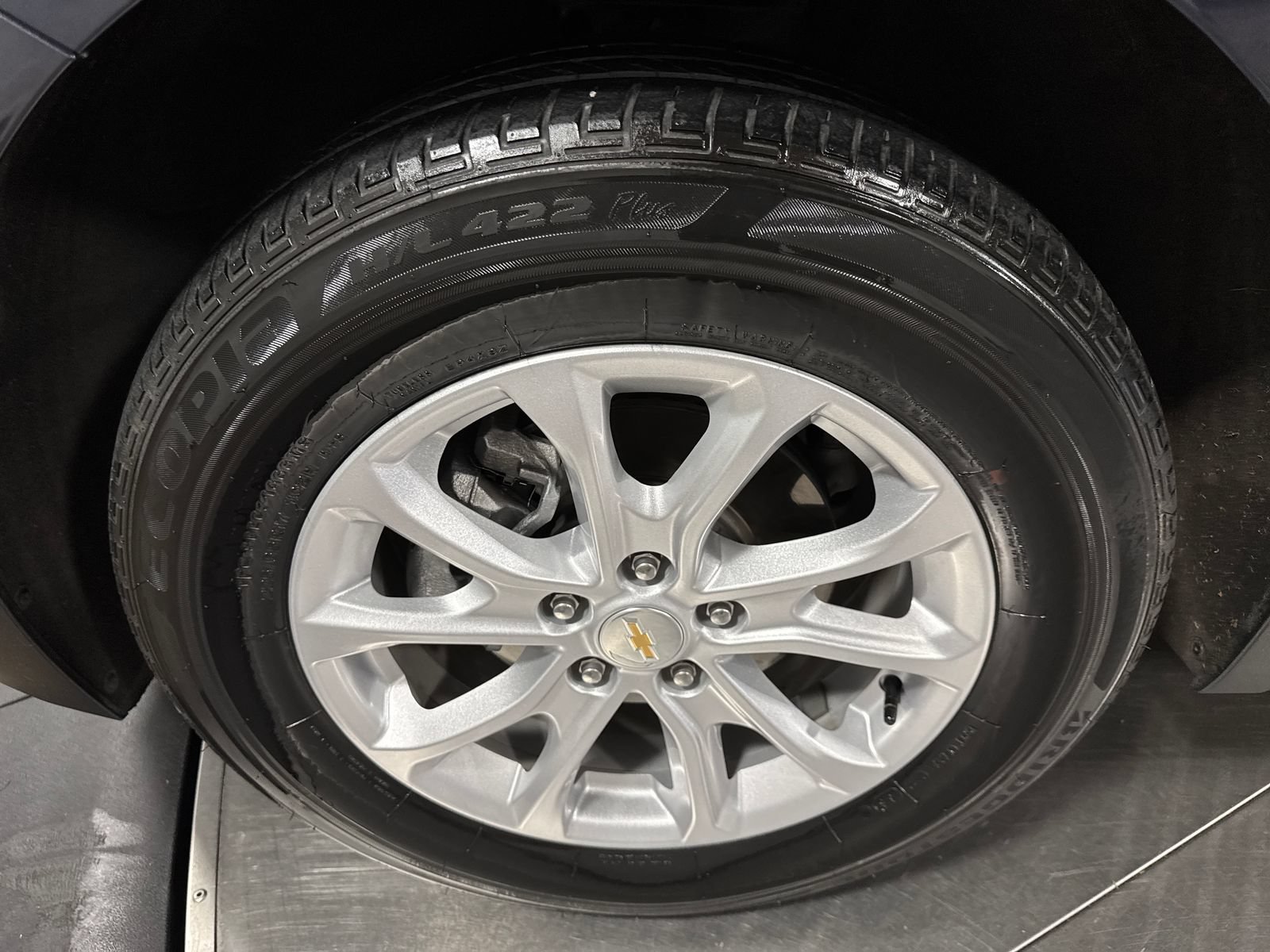Used 2018 Chevrolet Equinox LT AWD/4WD image 2
