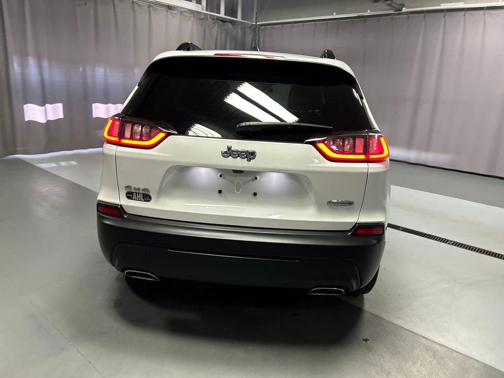 Used 2022 Jeep Cherokee Latitude Lux w/ Sun & Sound Group AWD/4WD image 6