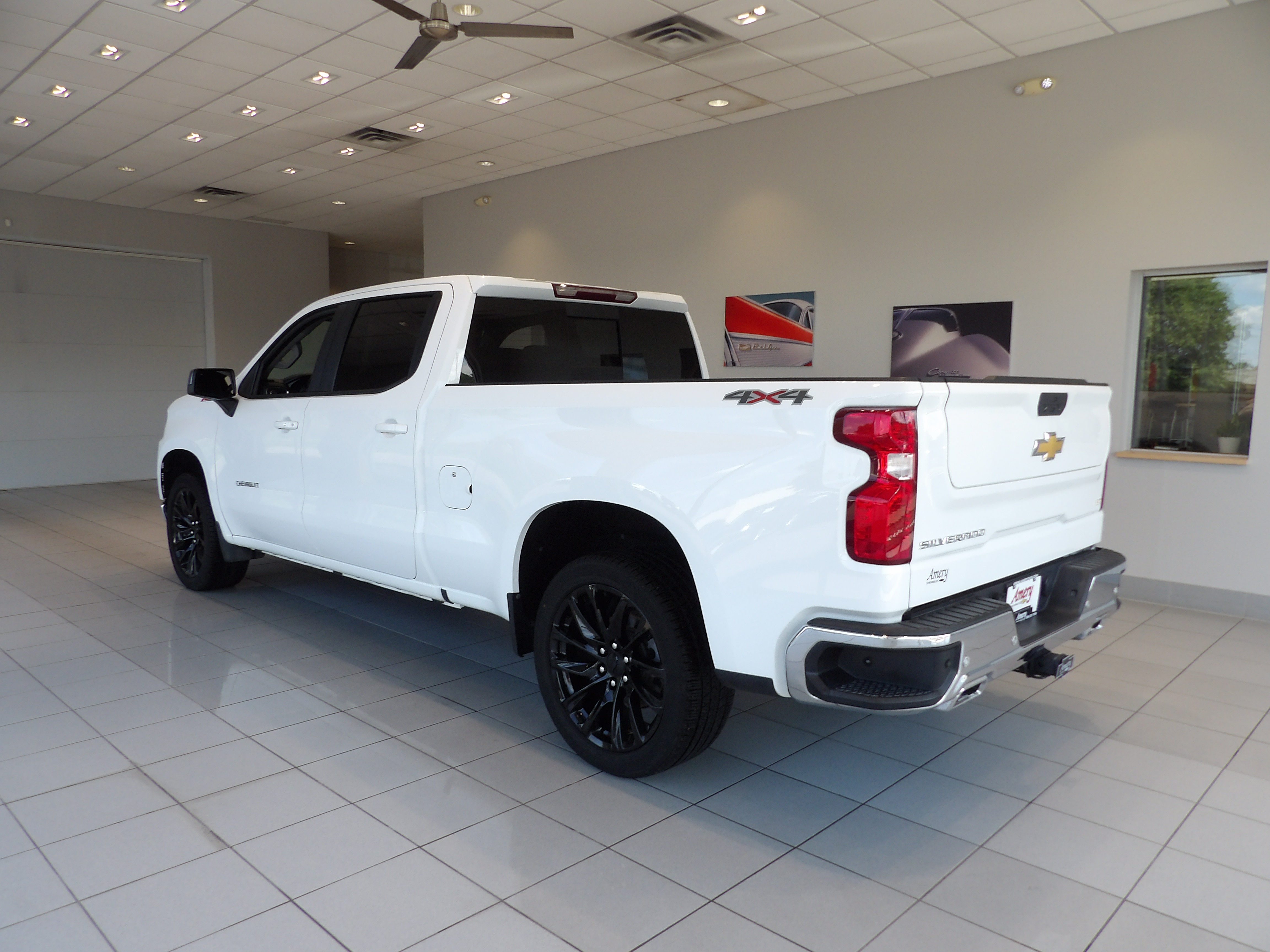 Used 2021 Chevrolet Silverado 1500 LT AWD/4WD image 6