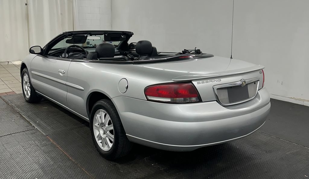 Used 2005 Chrysler Sebring GTC FWD image 33