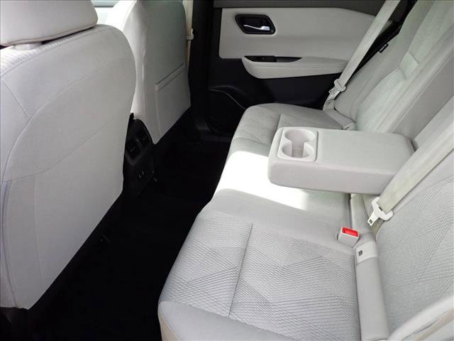 Used 2024 Nissan Rogue SV image 10