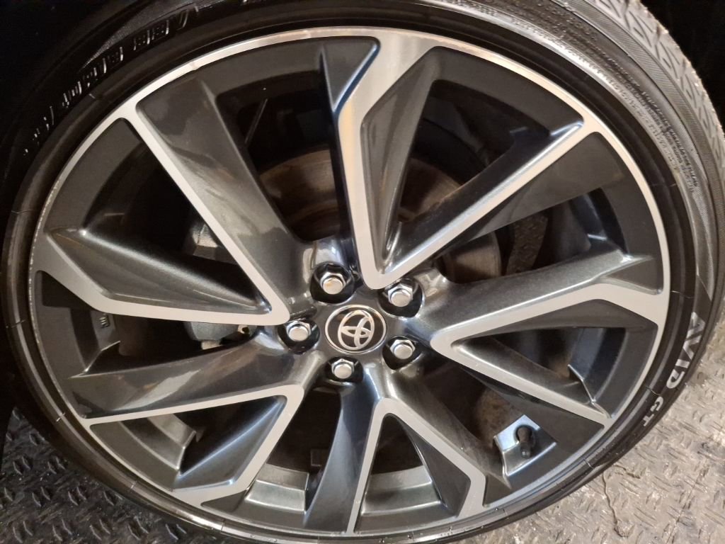 Used 2020 Toyota Corolla SE image 3