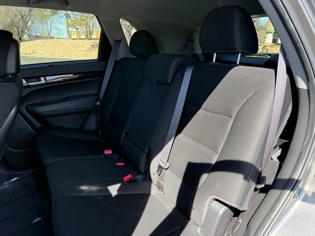 Used 2015 Kia Sorento LX image 15