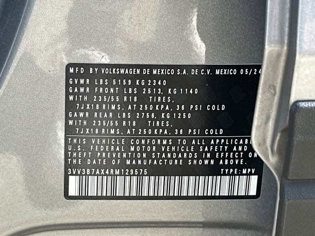 Used 2024 Volkswagen Tiguan Wolfsburg Edition image 38