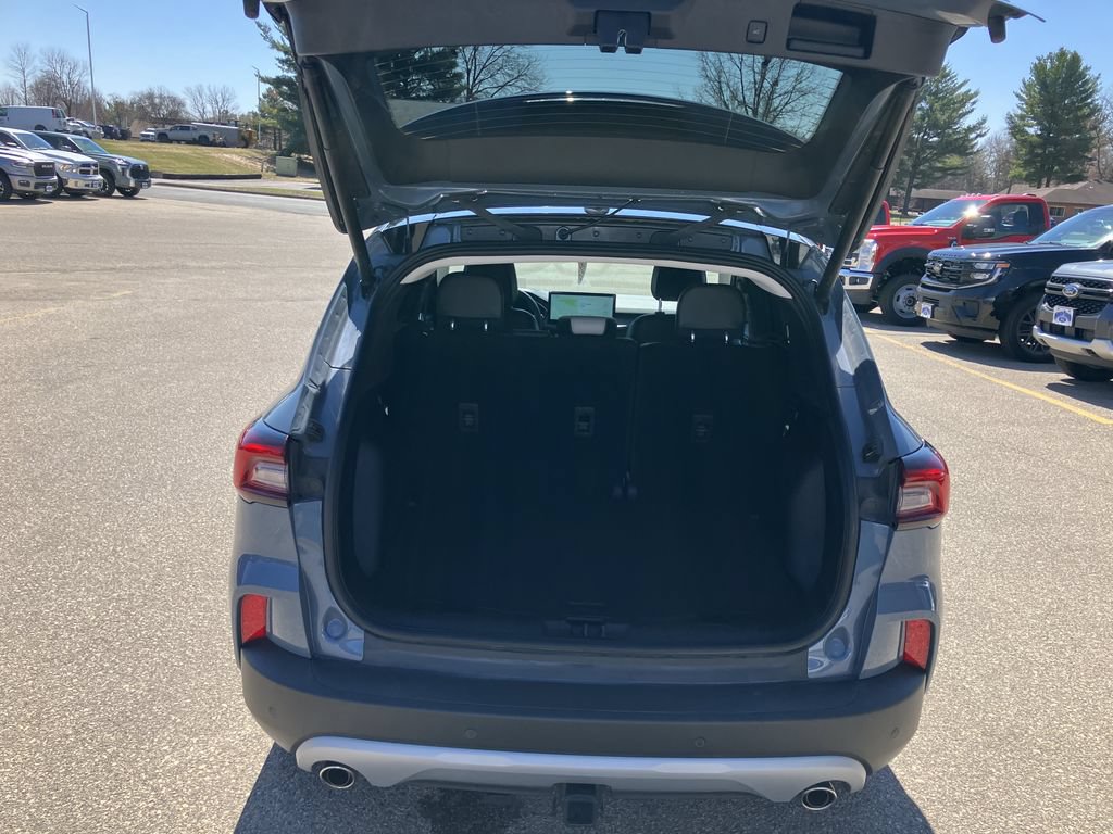 Used 2025 Ford Escape SE w/ PHEV Premium Package FWD image 16