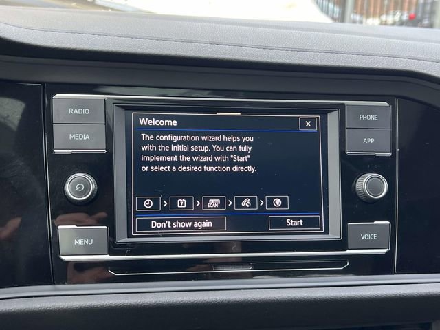 Certified 2023 Volkswagen Jetta SE w/ Panoramic Sunroof Package image 28